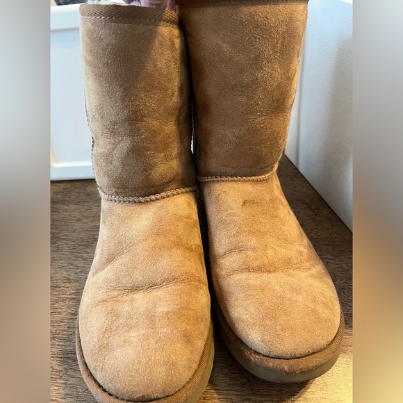 WOMEN’S UGG SHORT BOOTS - Picture 6 of 8